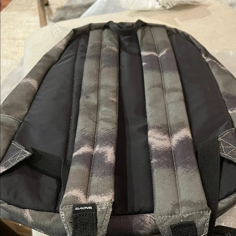 Dakine 365 Mini Backpack, 12 Liter Olive Ashcroft Camo/NWT